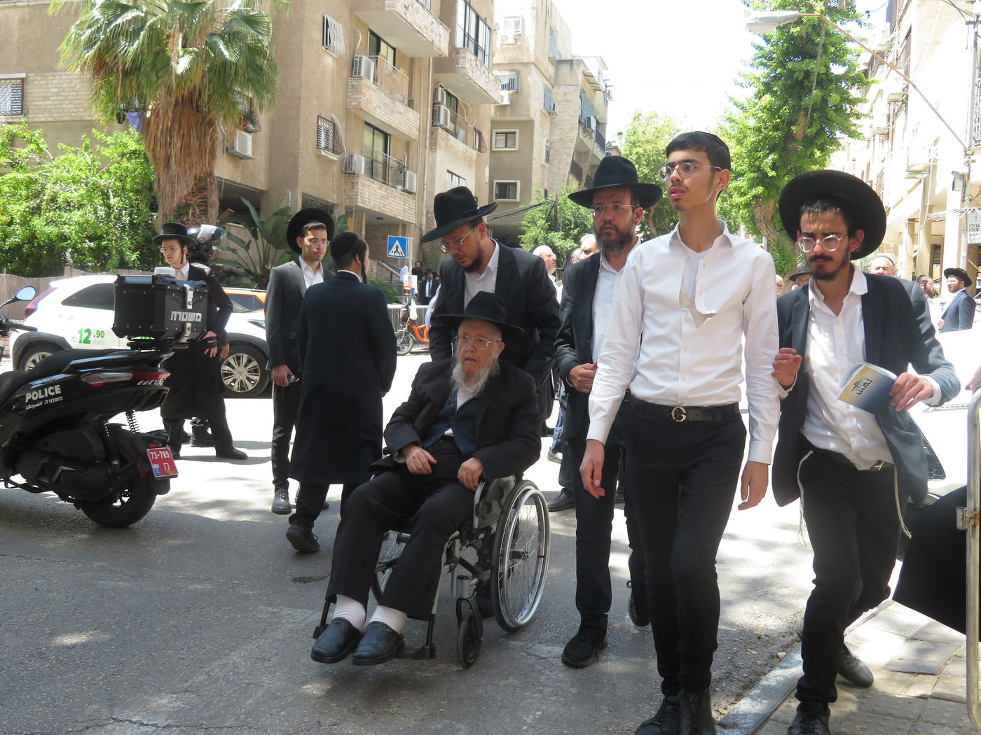 מסע הלוויית הגאון רבי מאיר מאזוז זצ"ל