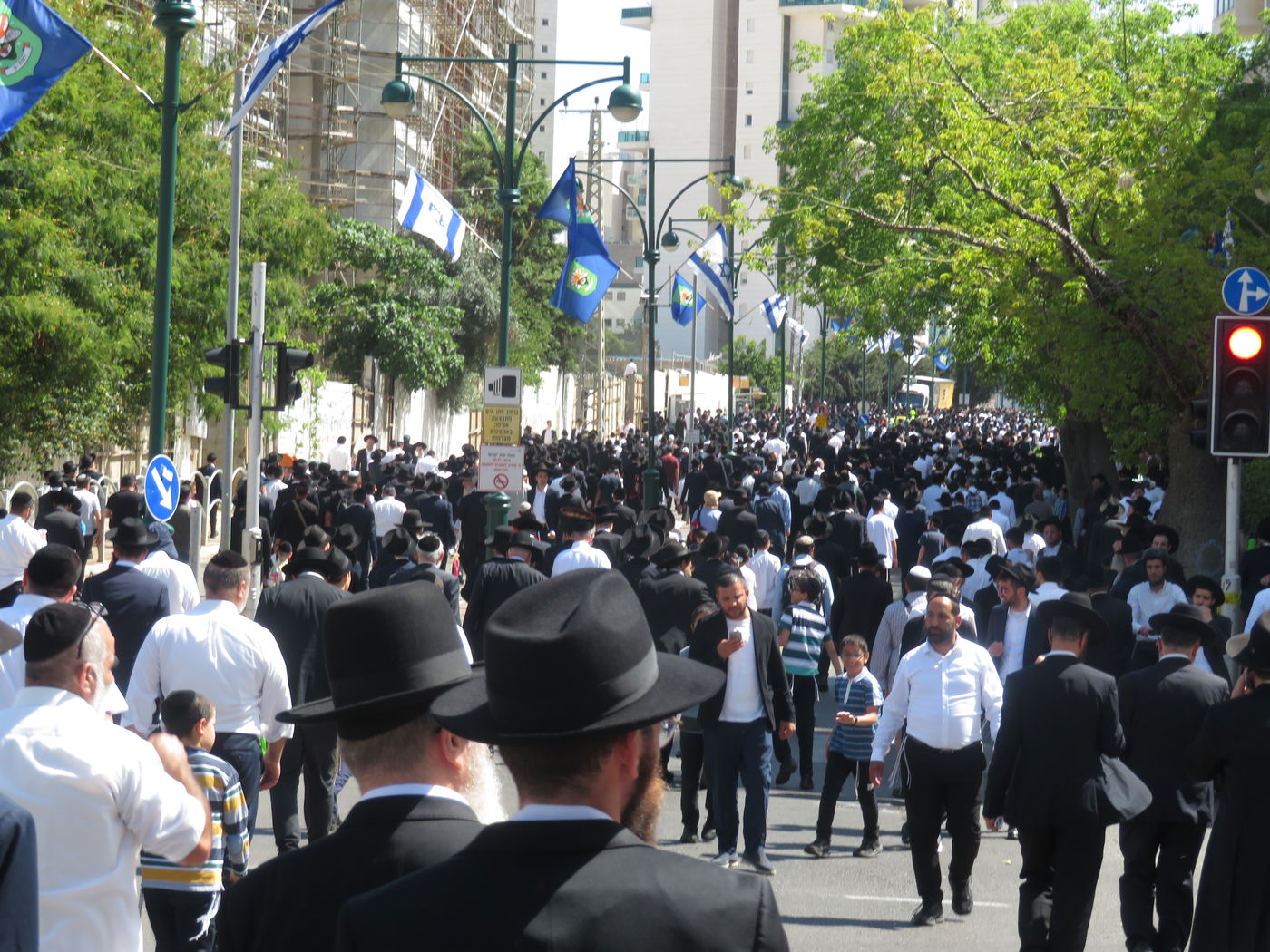 מסע הלוויית הגאון רבי מאיר מאזוז זצ"ל