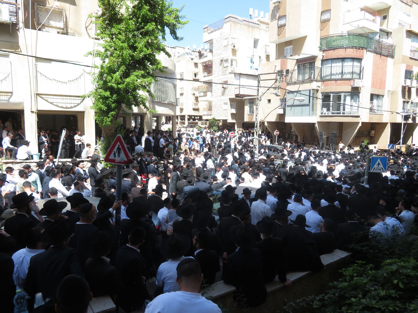 מסע הלוויית הגאון רבי מאיר מאזוז זצ"ל