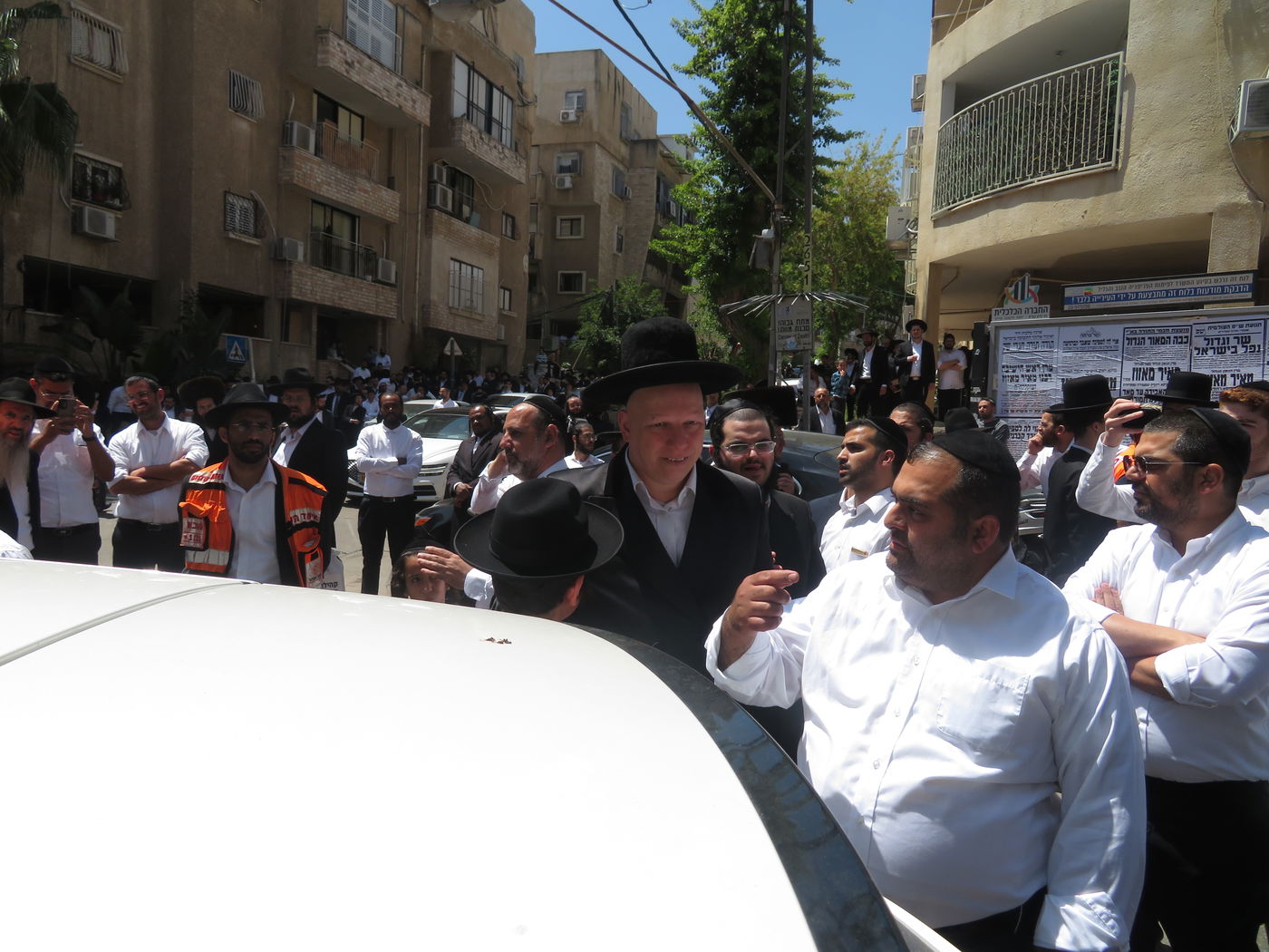 מסע הלוויית הגאון רבי מאיר מאזוז זצ"ל