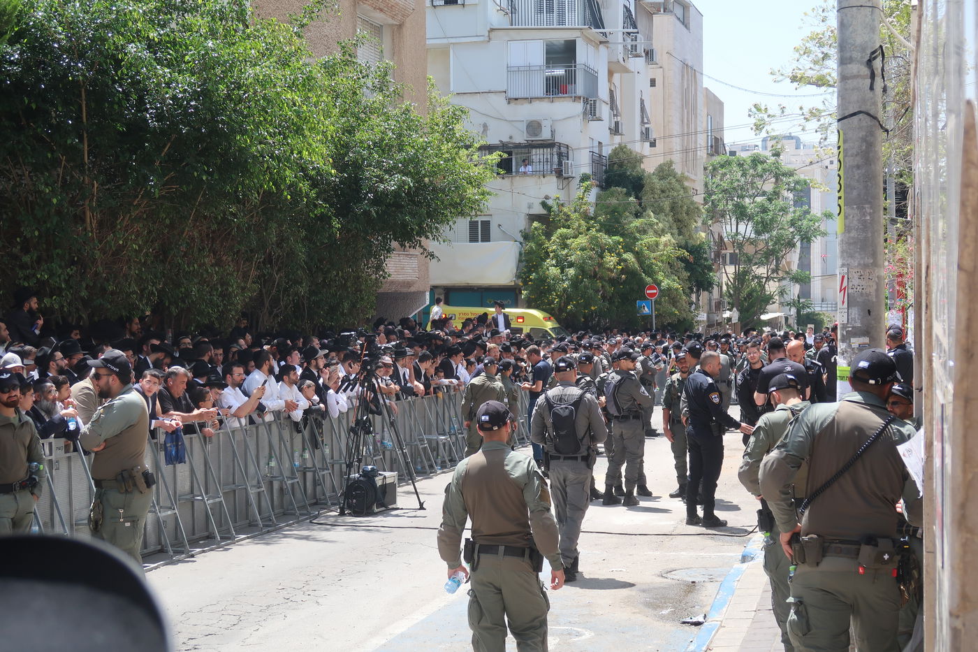 מסע הלוויית הגאון רבי מאיר מאזוז זצ"ל