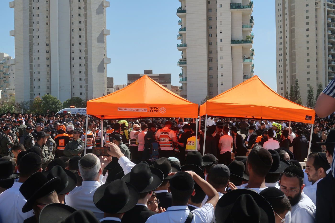 מסע הלוויית הגאון רבי מאיר מאזוז זצ"ל