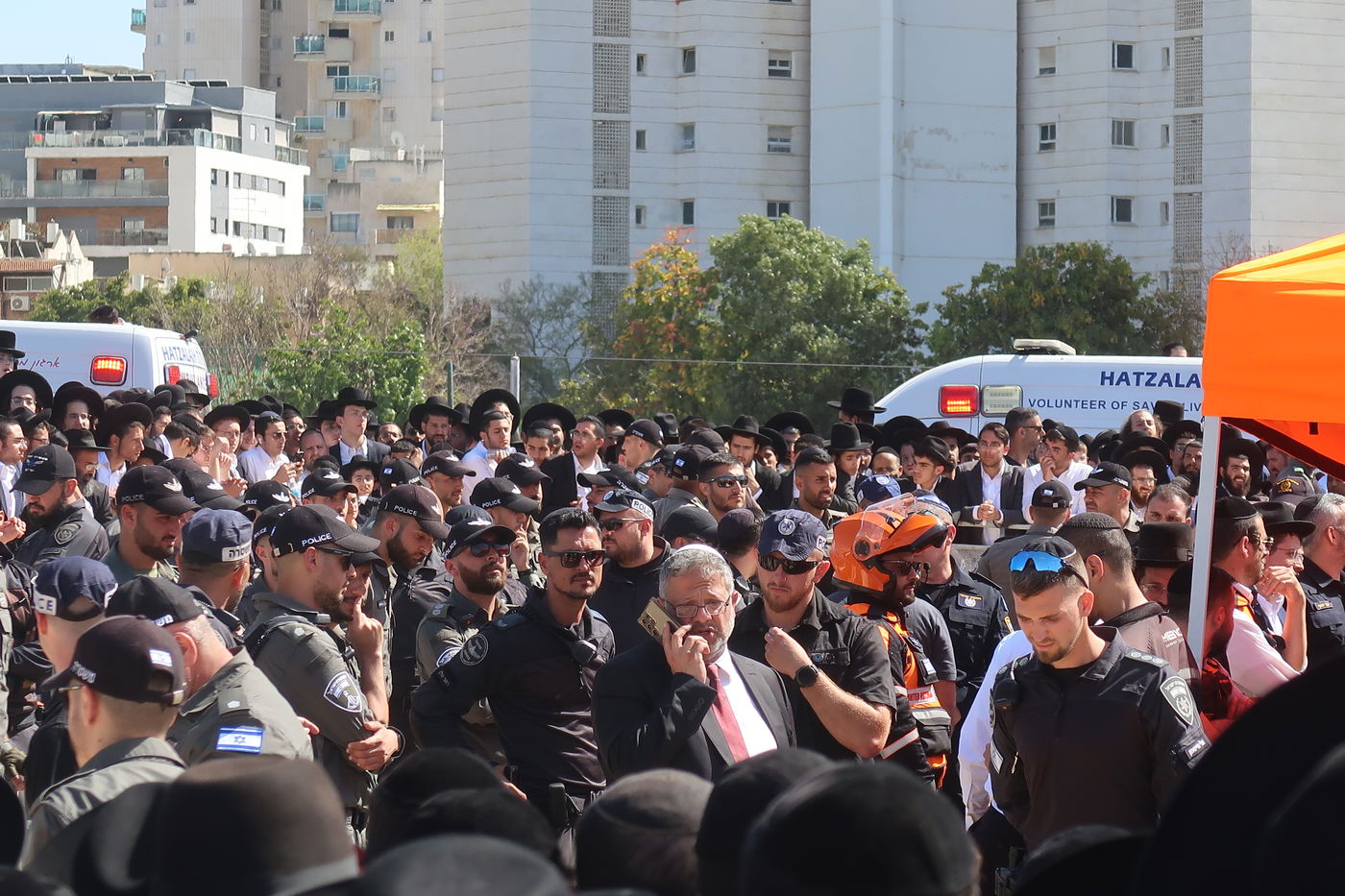 מסע הלוויית הגאון רבי מאיר מאזוז זצ"ל