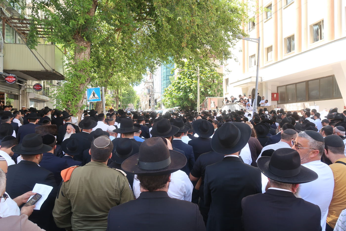 מסע הלוויית הגאון רבי מאיר מאזוז זצ"ל