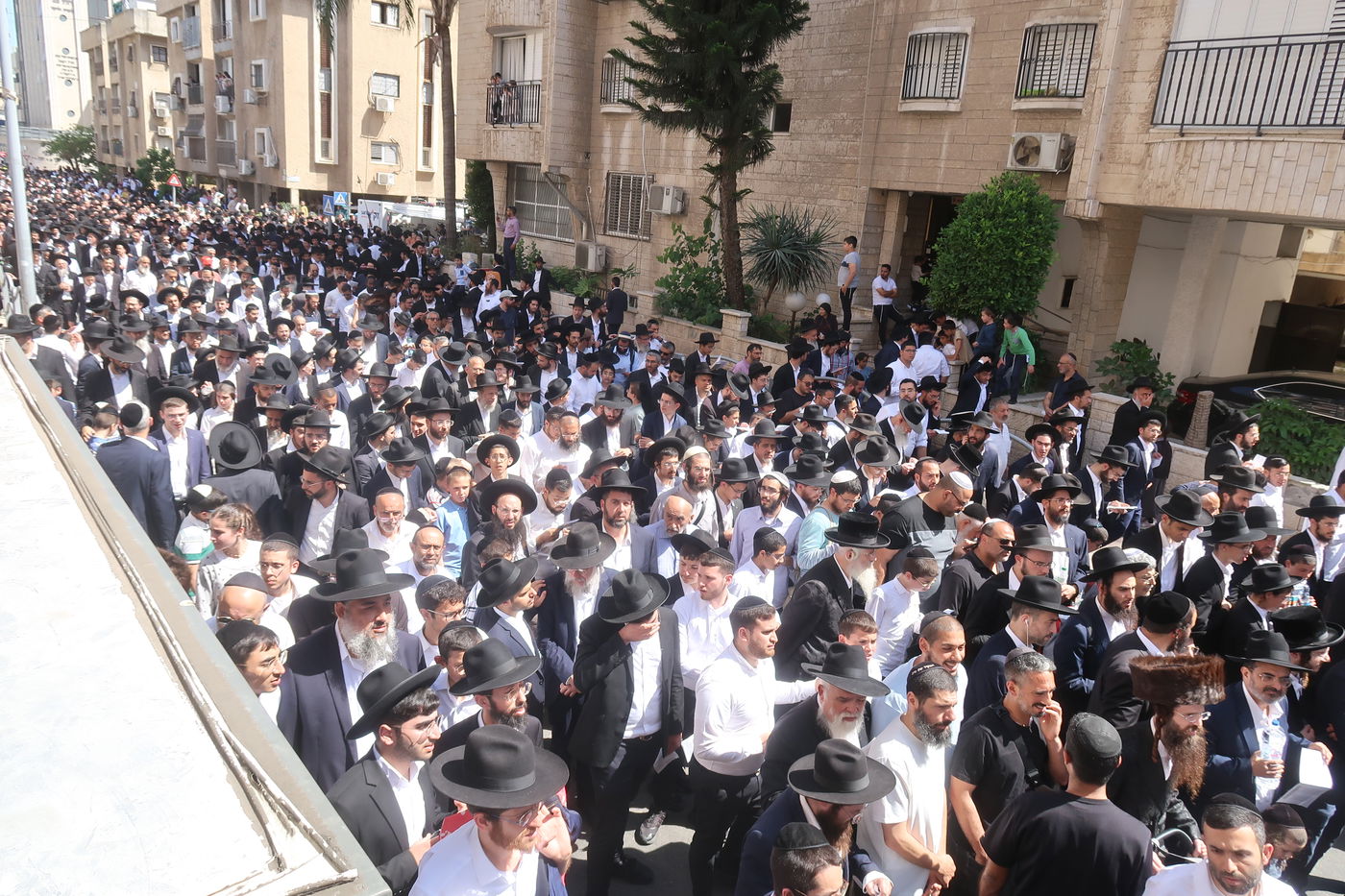 מסע הלוויית הגאון רבי מאיר מאזוז זצ"ל