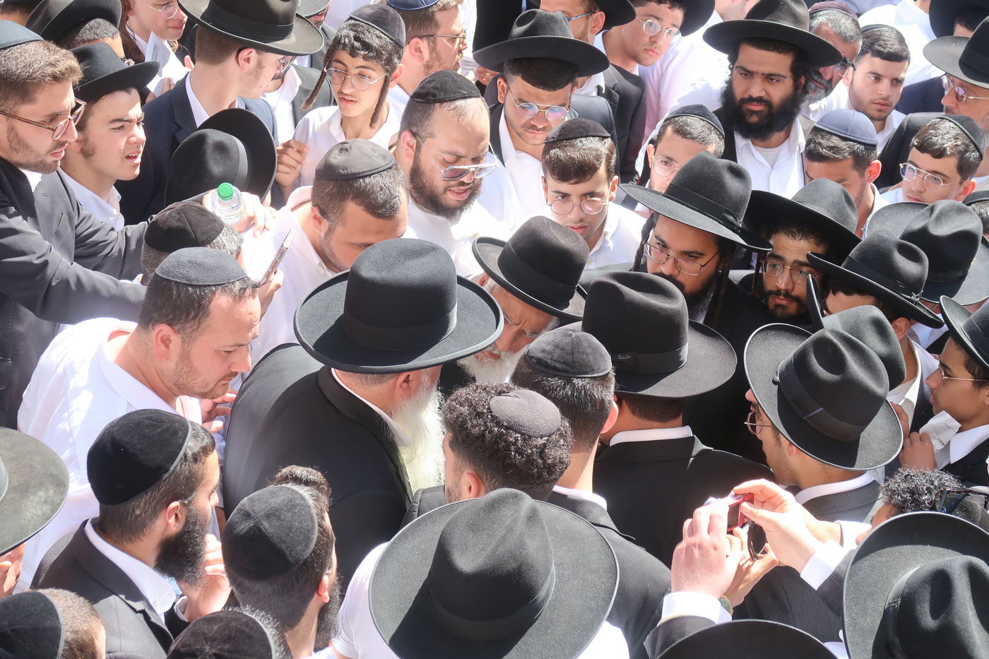 מסע הלוויית הגאון רבי מאיר מאזוז זצ"ל