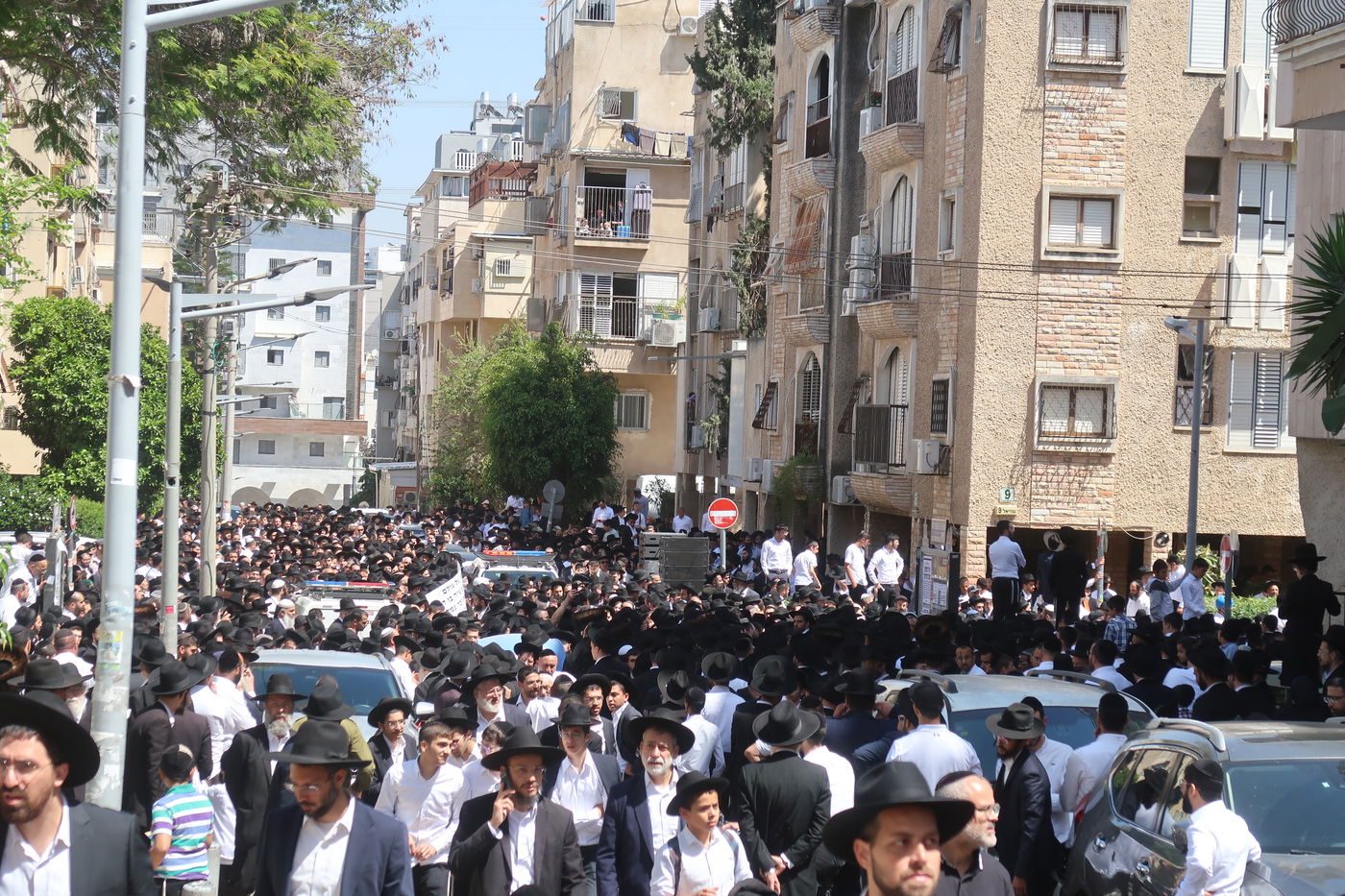 מסע הלוויית הגאון רבי מאיר מאזוז זצ"ל