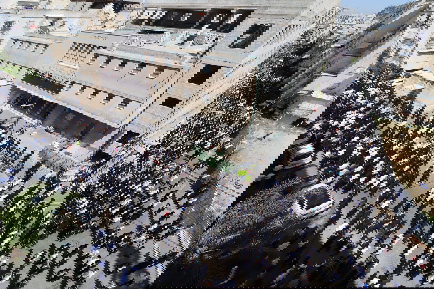 מסע הלוויית הגאון רבי מאיר מאזוז זצ"ל 