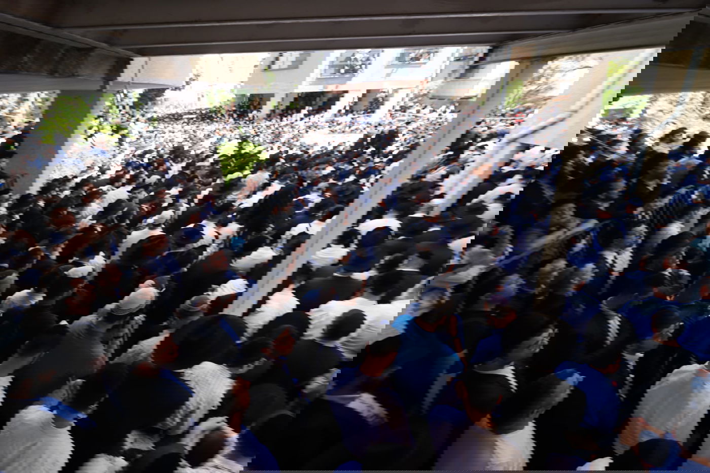 מסע הלוויית הגאון רבי מאיר מאזוז זצ"ל 