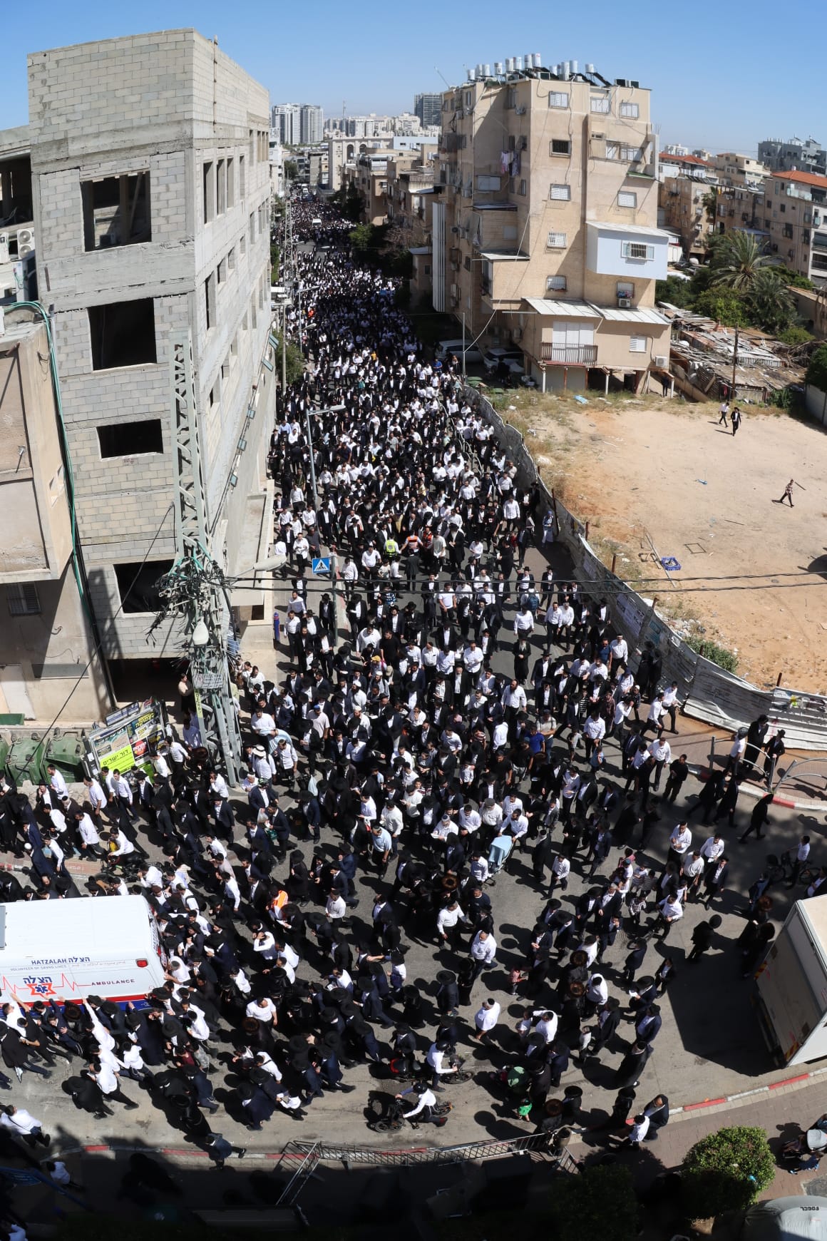מסע הלוויית הגאון רבי מאיר מאזוז זצ"ל 