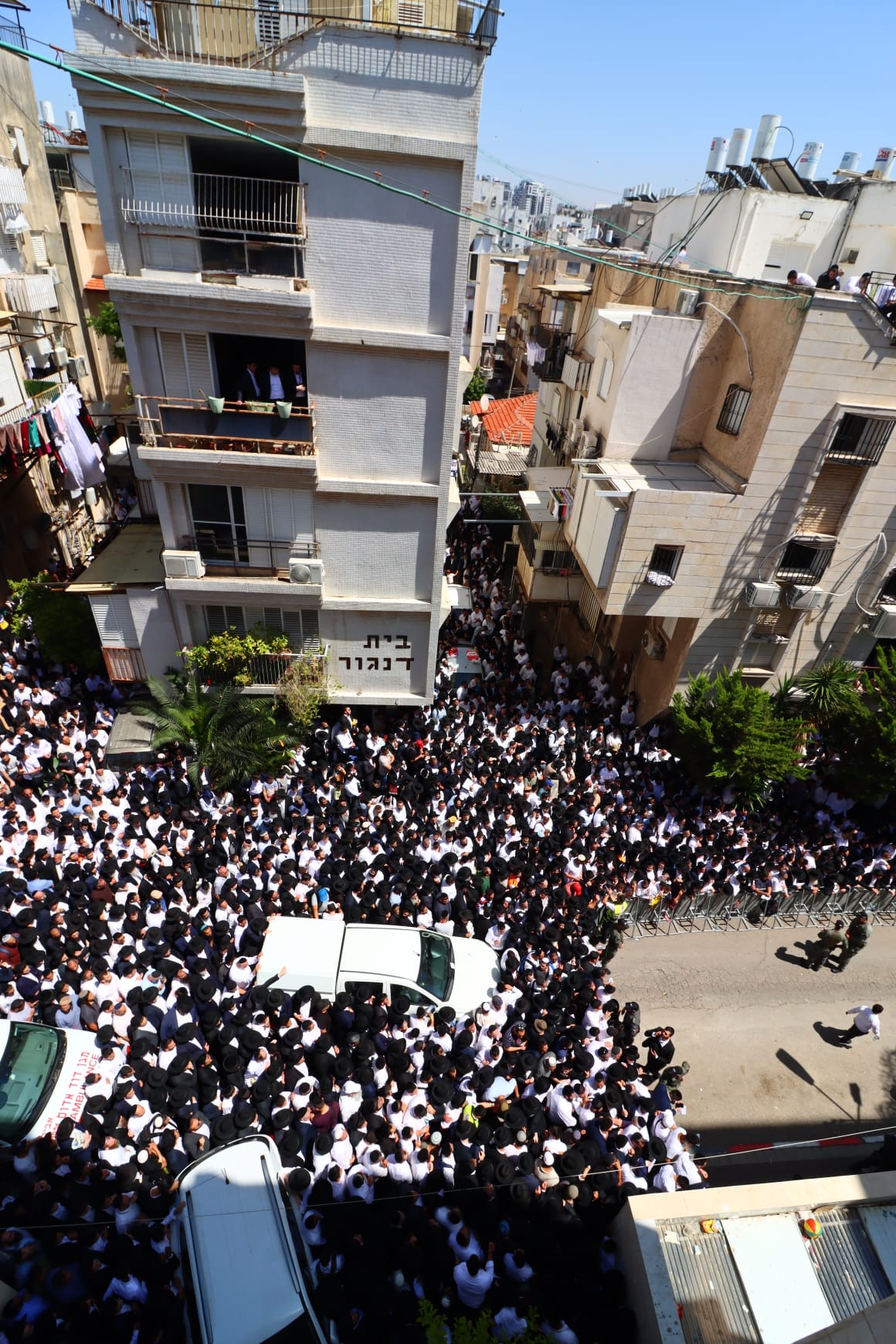 מסע הלוויית הגאון רבי מאיר מאזוז זצ"ל 