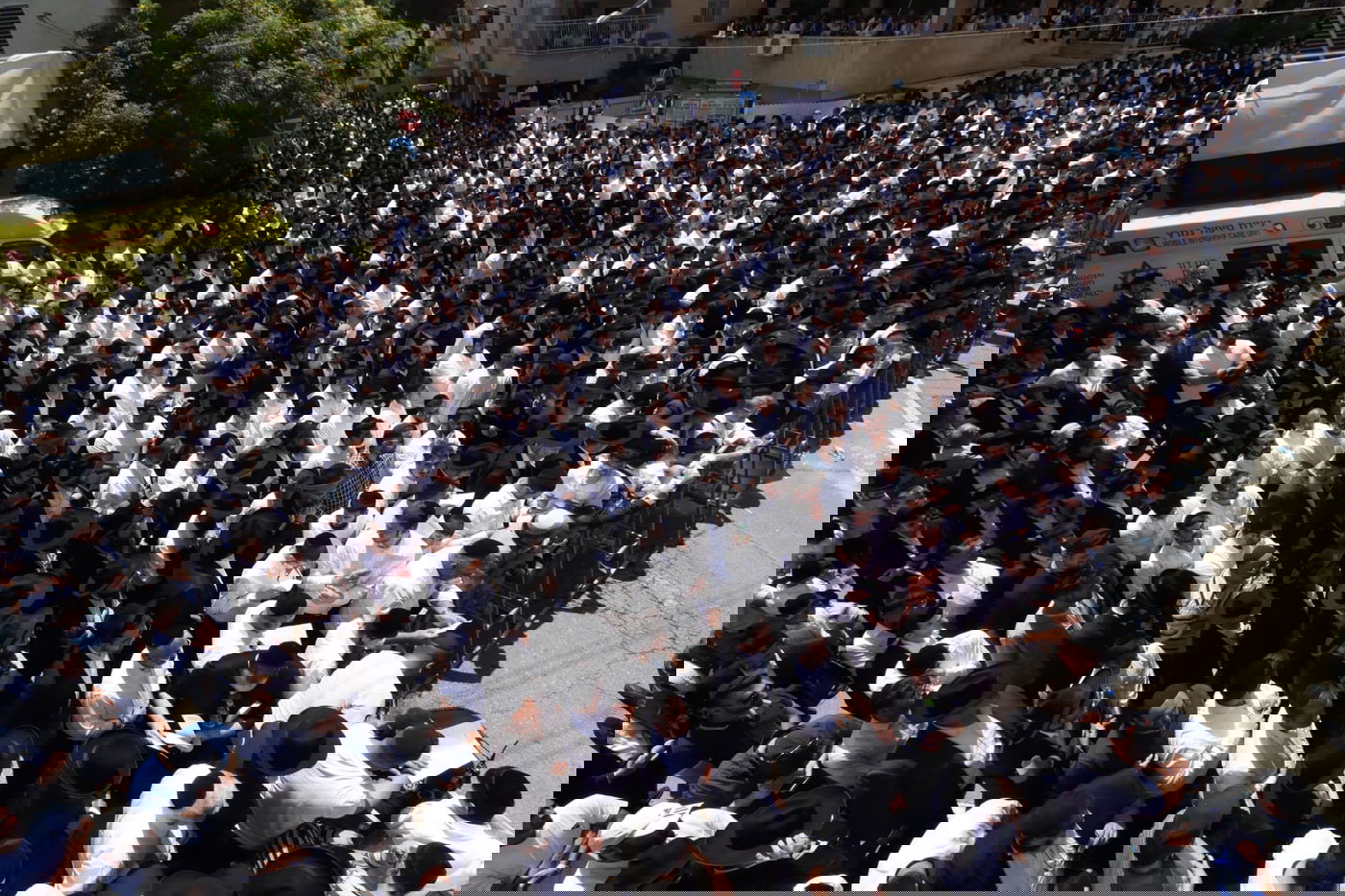 מסע הלוויית הגאון רבי מאיר מאזוז זצ"ל 