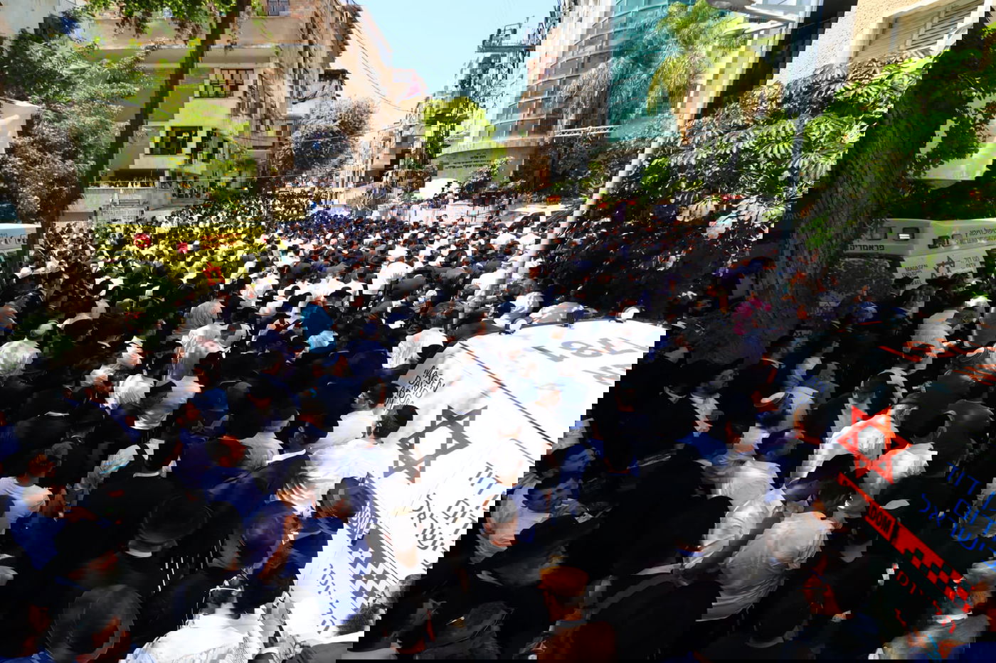 מסע הלוויית הגאון רבי מאיר מאזוז זצ"ל 