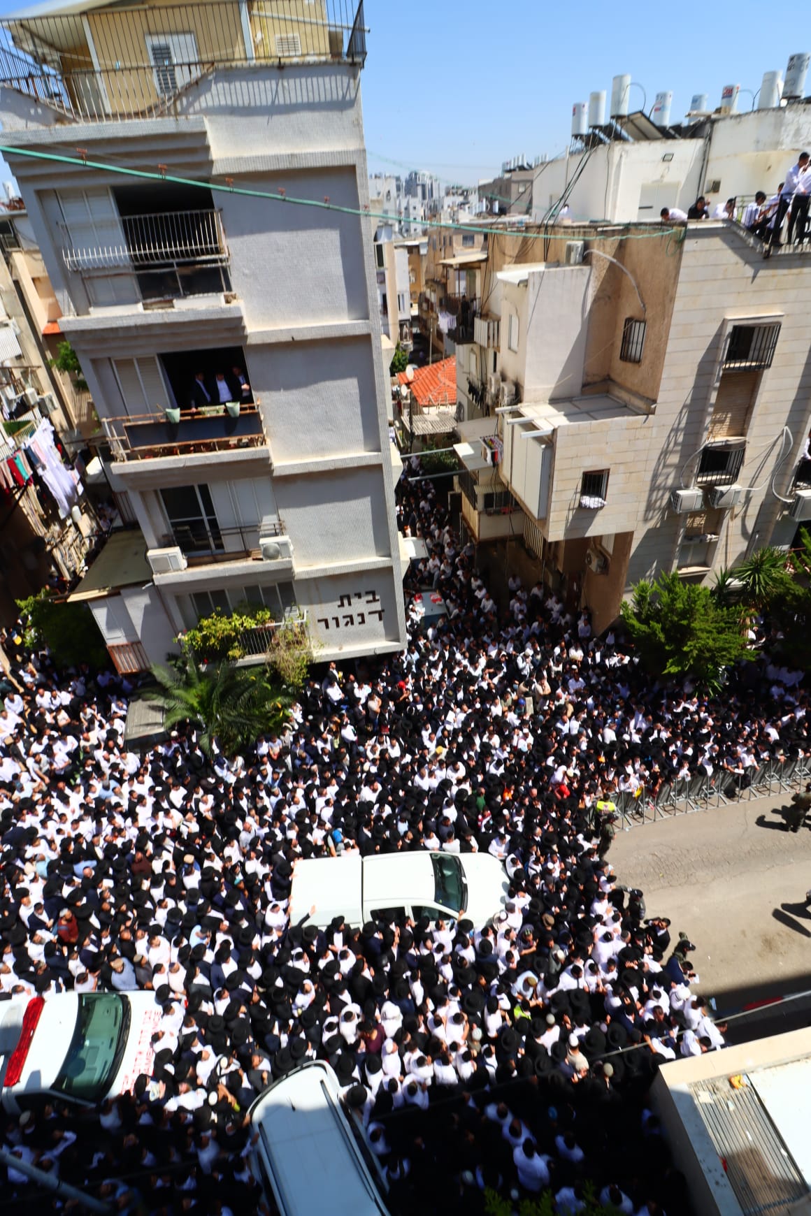 מסע הלוויית הגאון רבי מאיר מאזוז זצ"ל 