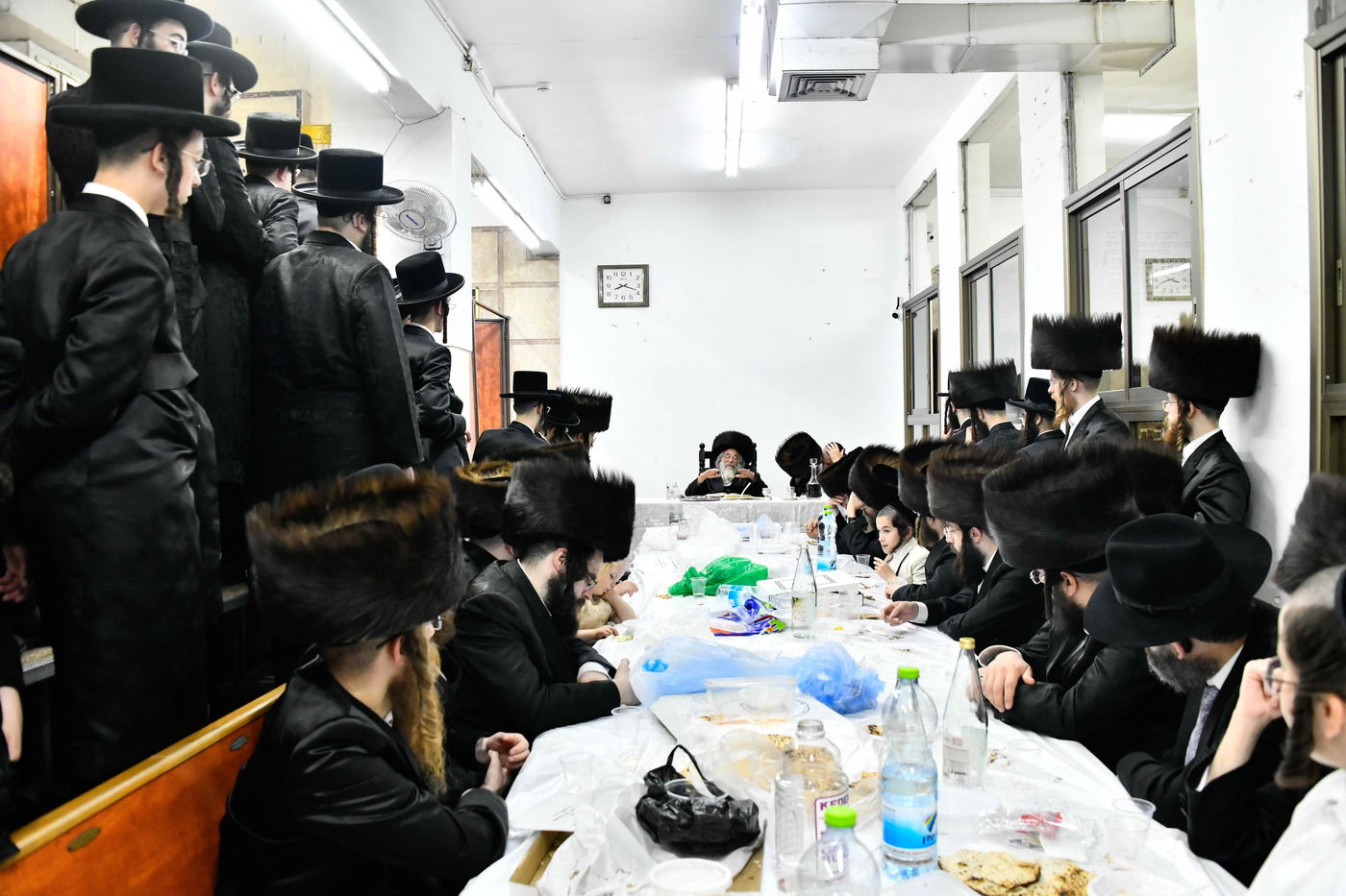 האדמו"ר מחוג חתם סופר בטיש נעילת החג