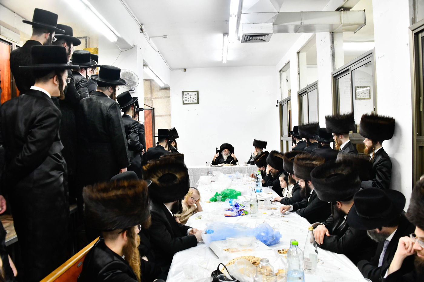 האדמו"ר מחוג חתם סופר בטיש נעילת החג