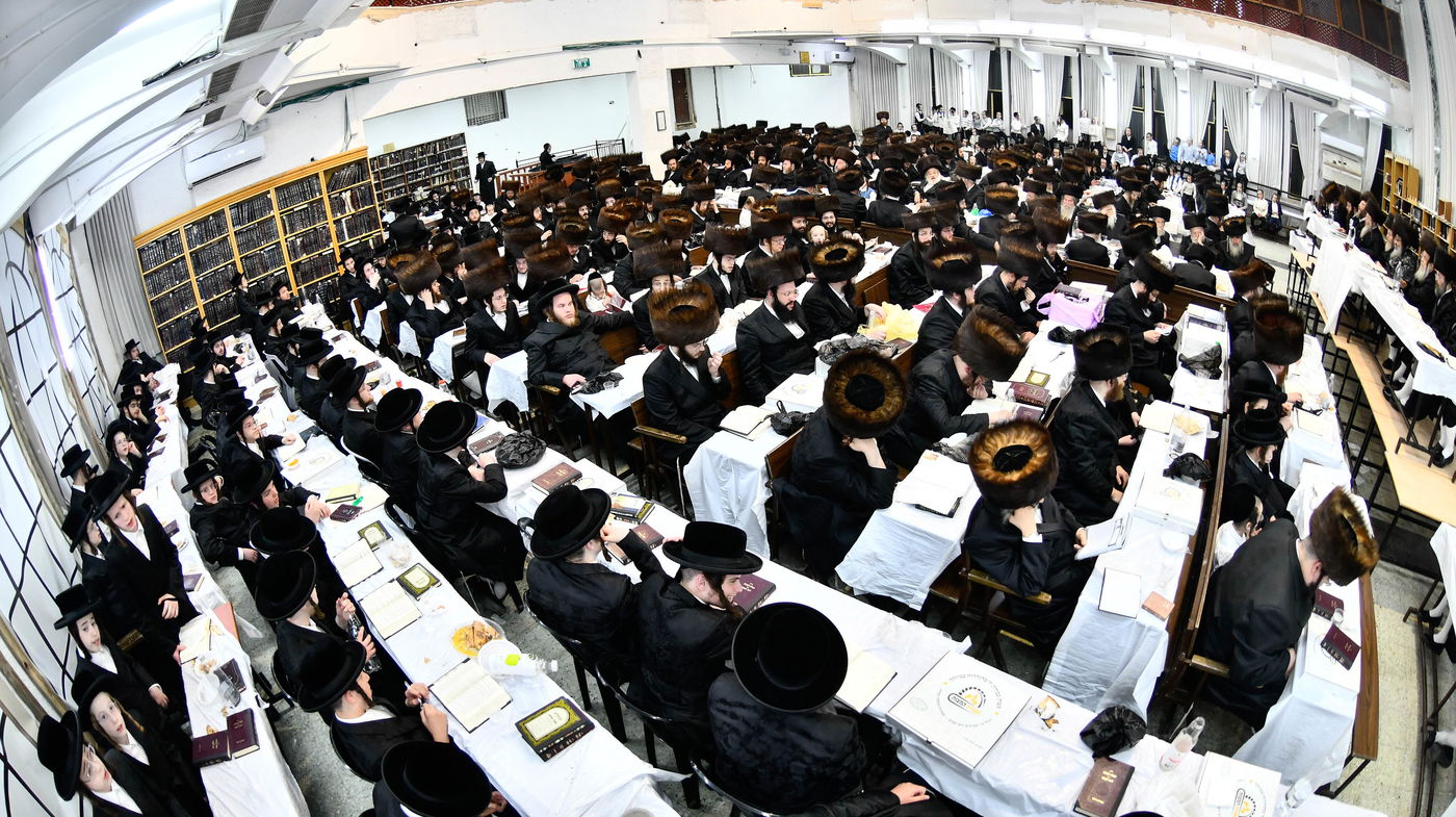 הגה"צ ראש ישיבת סאטמר בטיש נעילת החג פסח