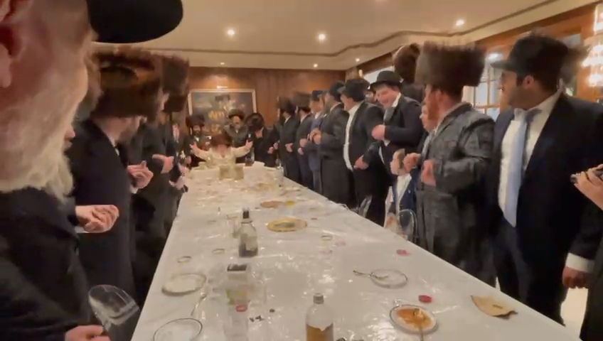 האדמו"ר מויז'ניץ בטיש נעילת החג בלוס אנג'לס