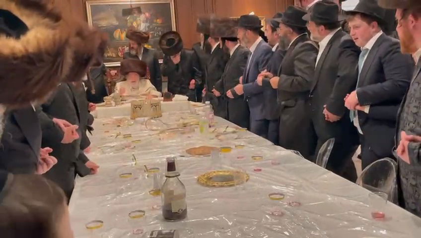 האדמו"ר מויז'ניץ בטיש נעילת החג בלוס אנג'לס