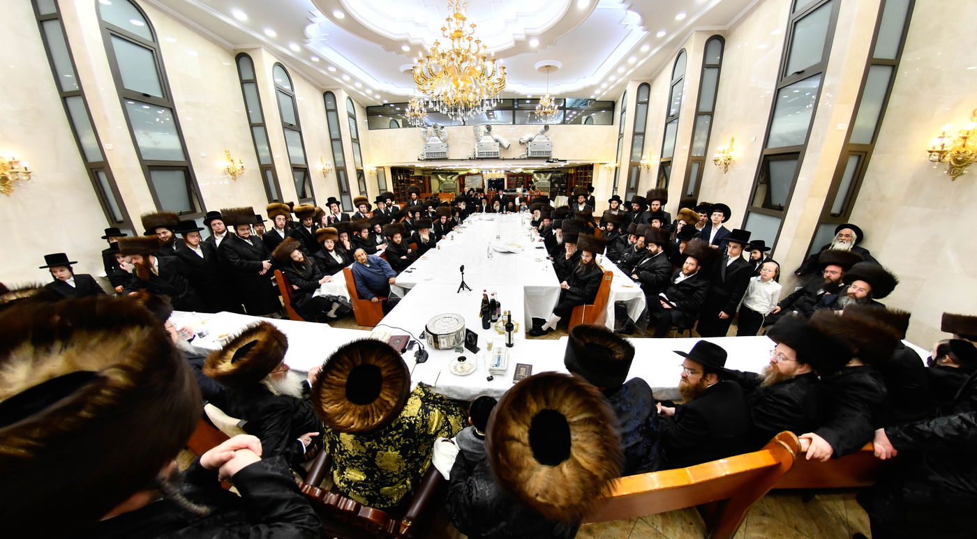 האדמו"ר מספינקא בטיש פסח