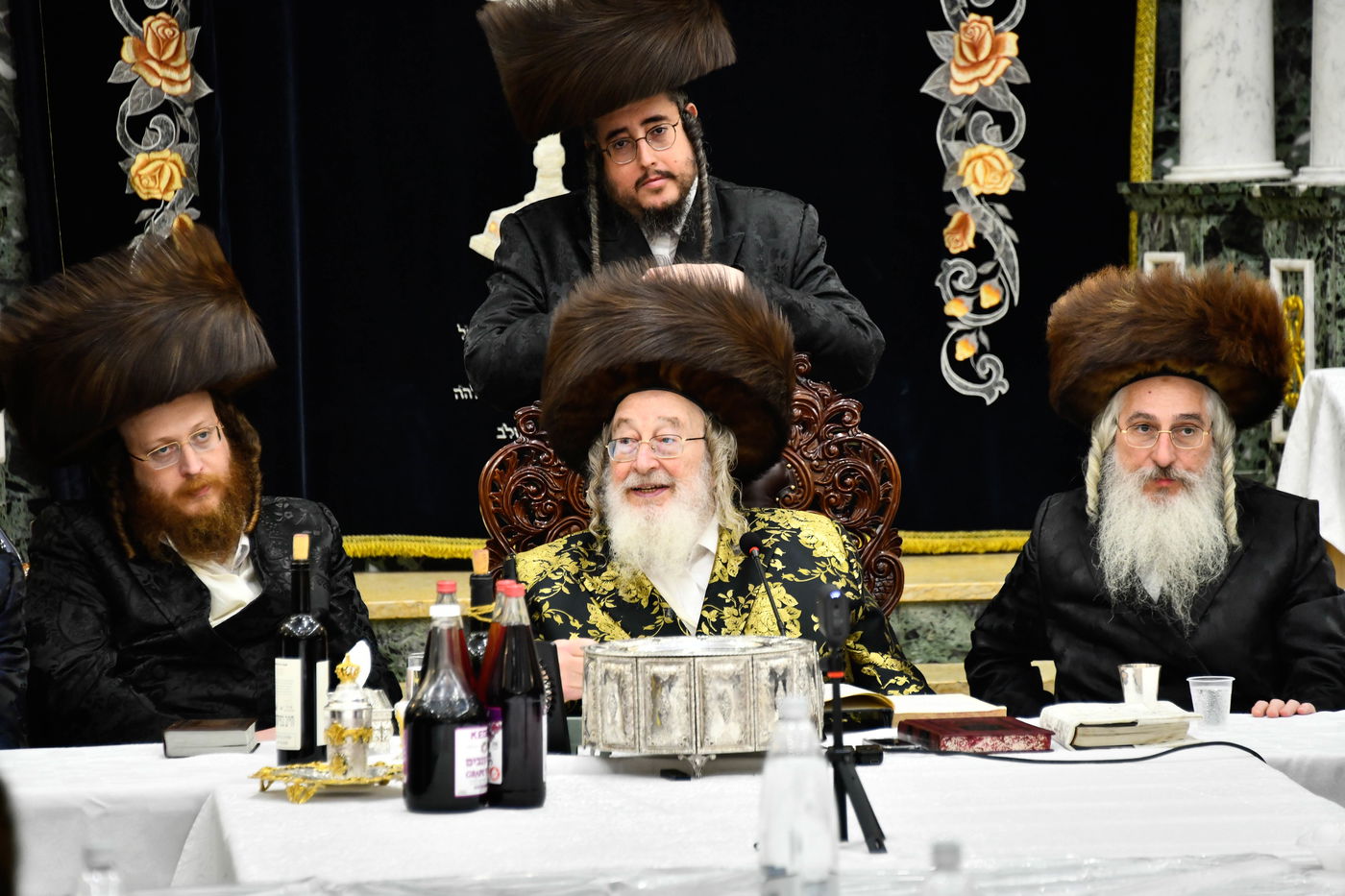 האדמו"ר מספינקא בטיש פסח