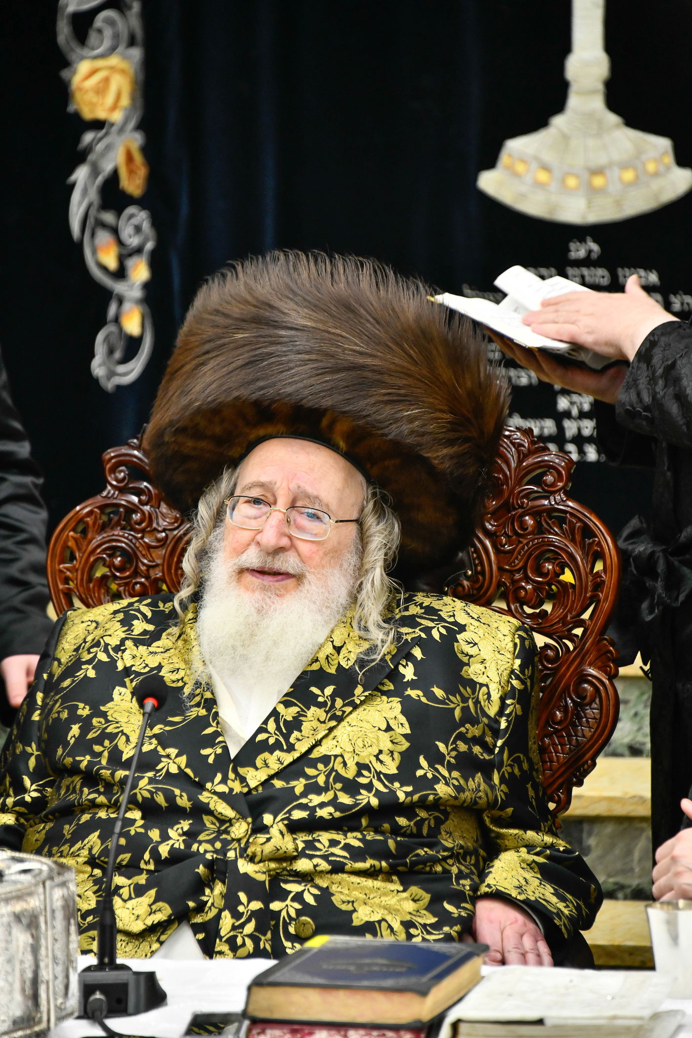 האדמו"ר מספינקא בטיש פסח