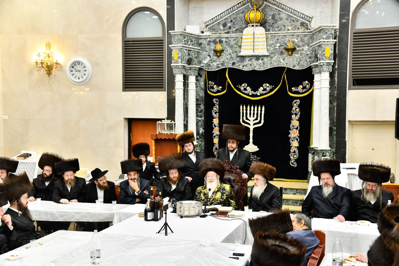 האדמו"ר מספינקא בטיש פסח