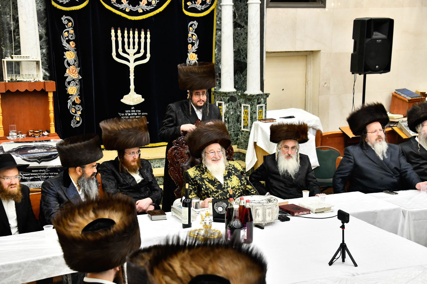 האדמו"ר מספינקא בטיש פסח