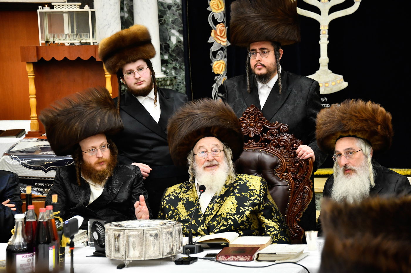 האדמו"ר מספינקא בטיש פסח