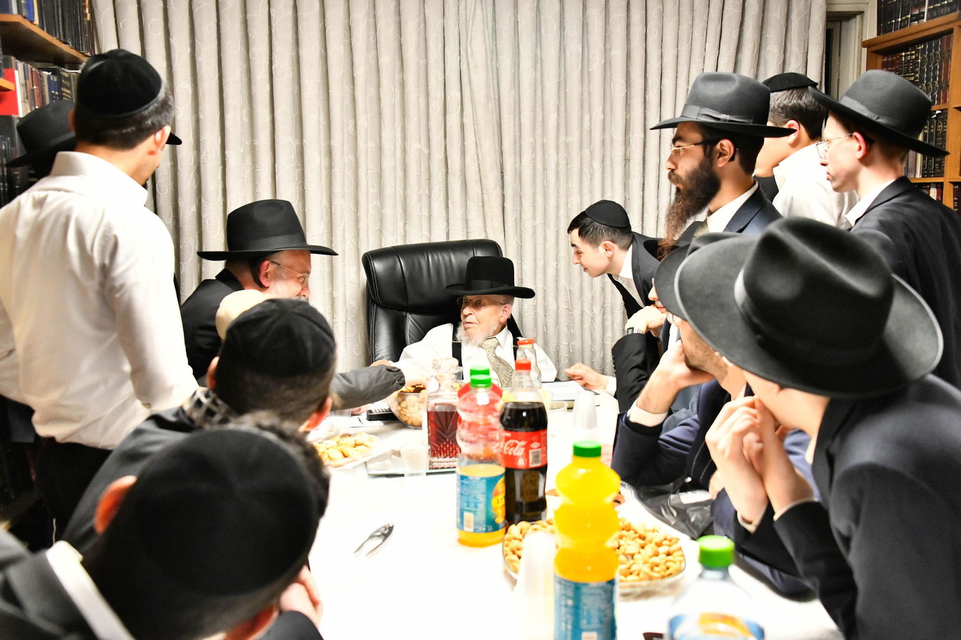 מעמד הקבלת פני רבו להגאון רבי יצחק אזרחי