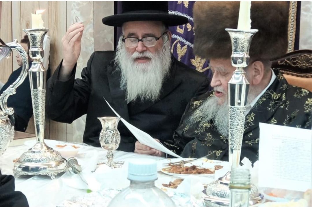 הגה"צ גאב"ד פאלטישאן זצ"ל, עם בנו ממלא מקומו