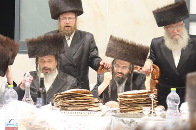 טיש נעילת החג בחצה"ק זוויעהיל