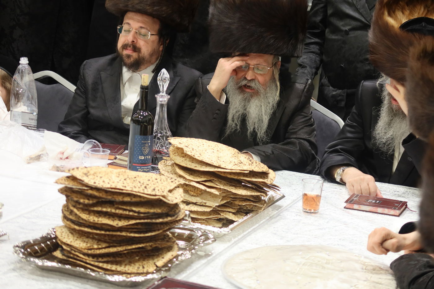 טיש נעילת החג בחצה"ק זוויעהיל