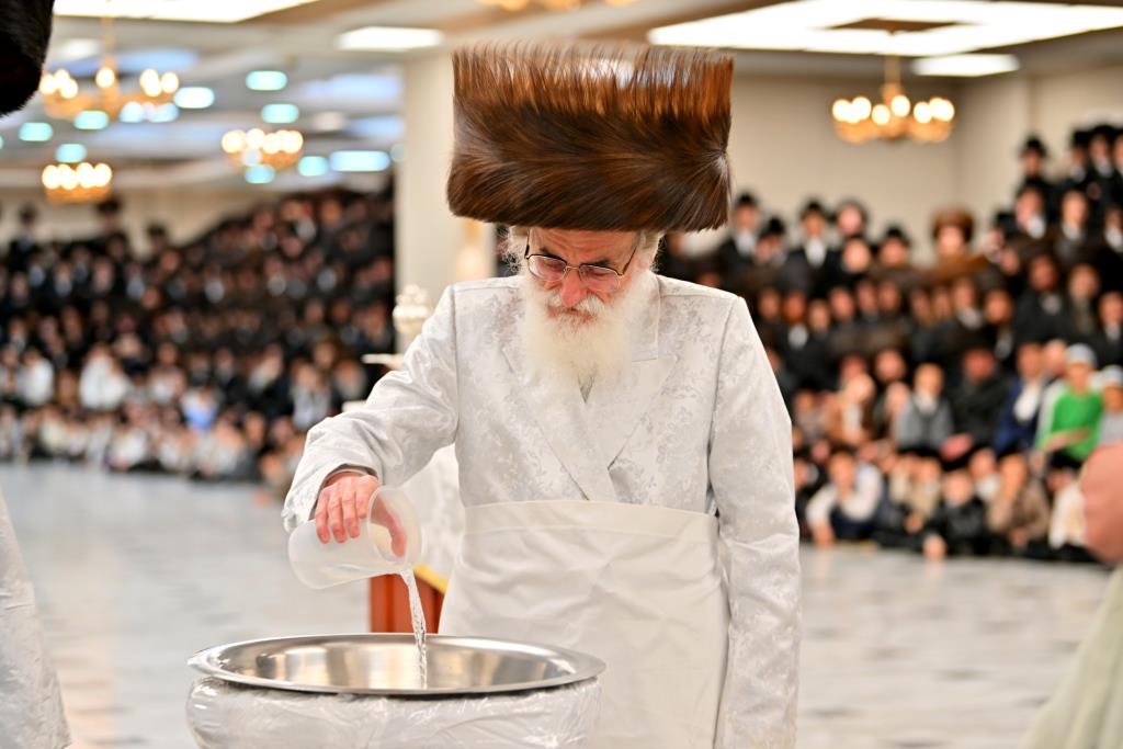 פסח בחצה"ק ויזניץ