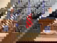 הנשיא והשגריר החדש