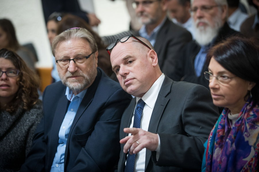 חבר הנהלת עמותת מרכז עולמי מר יזהר הס כלשצידו מנכ"ל העמותה מר מאוריסיו בלטר בדיון בבג"ץ על "מתווה הכותל"