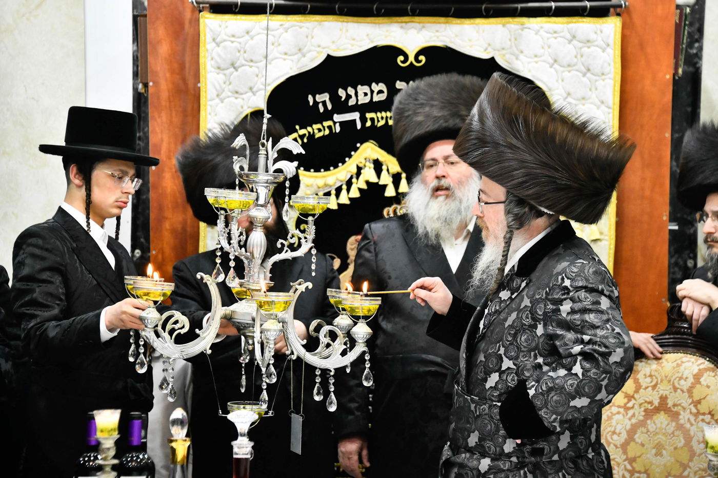 האדמו"ר מביאלה ב"ב בטיש חוה"מ פסח