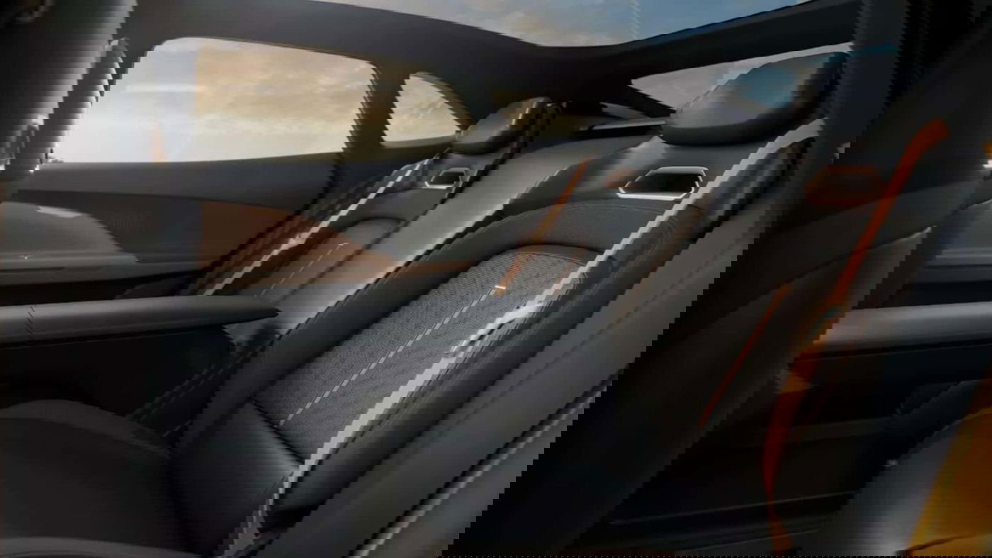 ללא מושב אמצעי מאחור