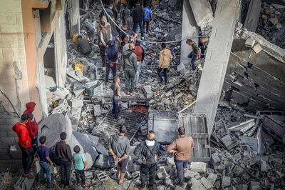 המסרונים שמקבלים עוד ועוד תושבים ברחבי עזה - והאיום המבוהל של חמאס: "אל תגיבו"