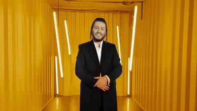 סנדי דינקל עכשיו גם בגרסה ווקאלית: 'אשרינו'