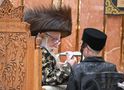 האדמו"ר מצאנז בשיעורי תורה בימי המועד