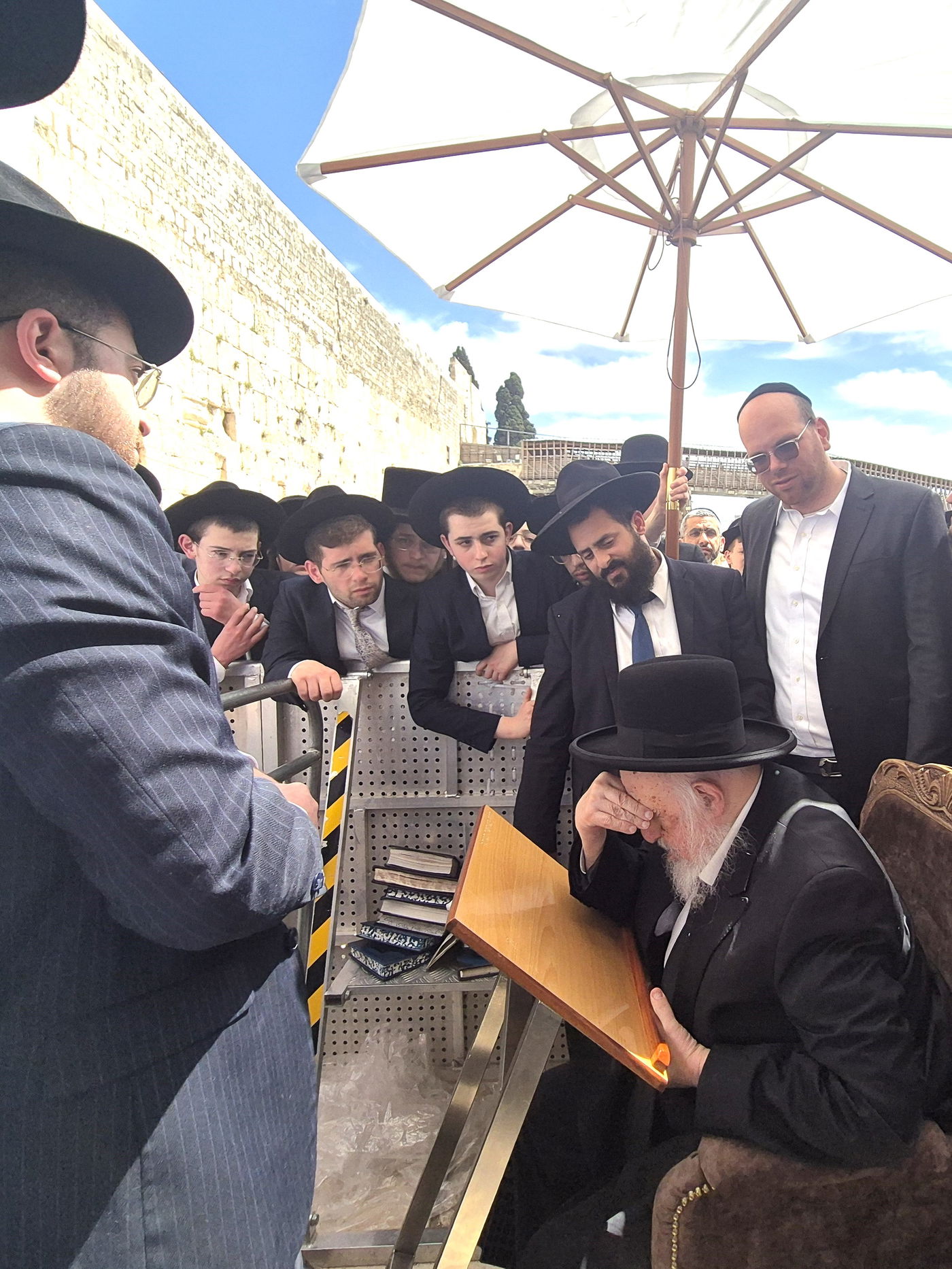 העלייה למעונו של ראש הישיבה הגרב"ד פוברסקי