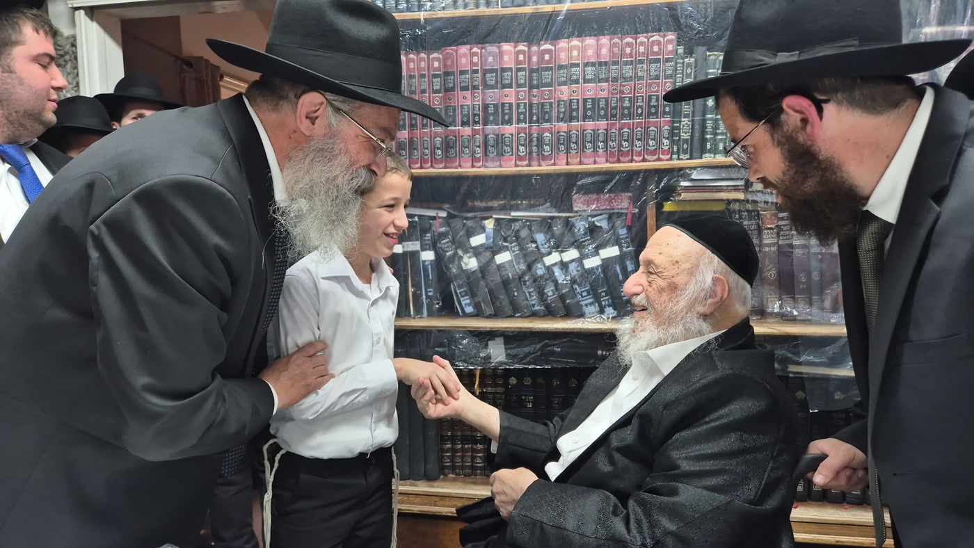 העלייה למעונו של ראש הישיבה הגרב"ד פוברסקי