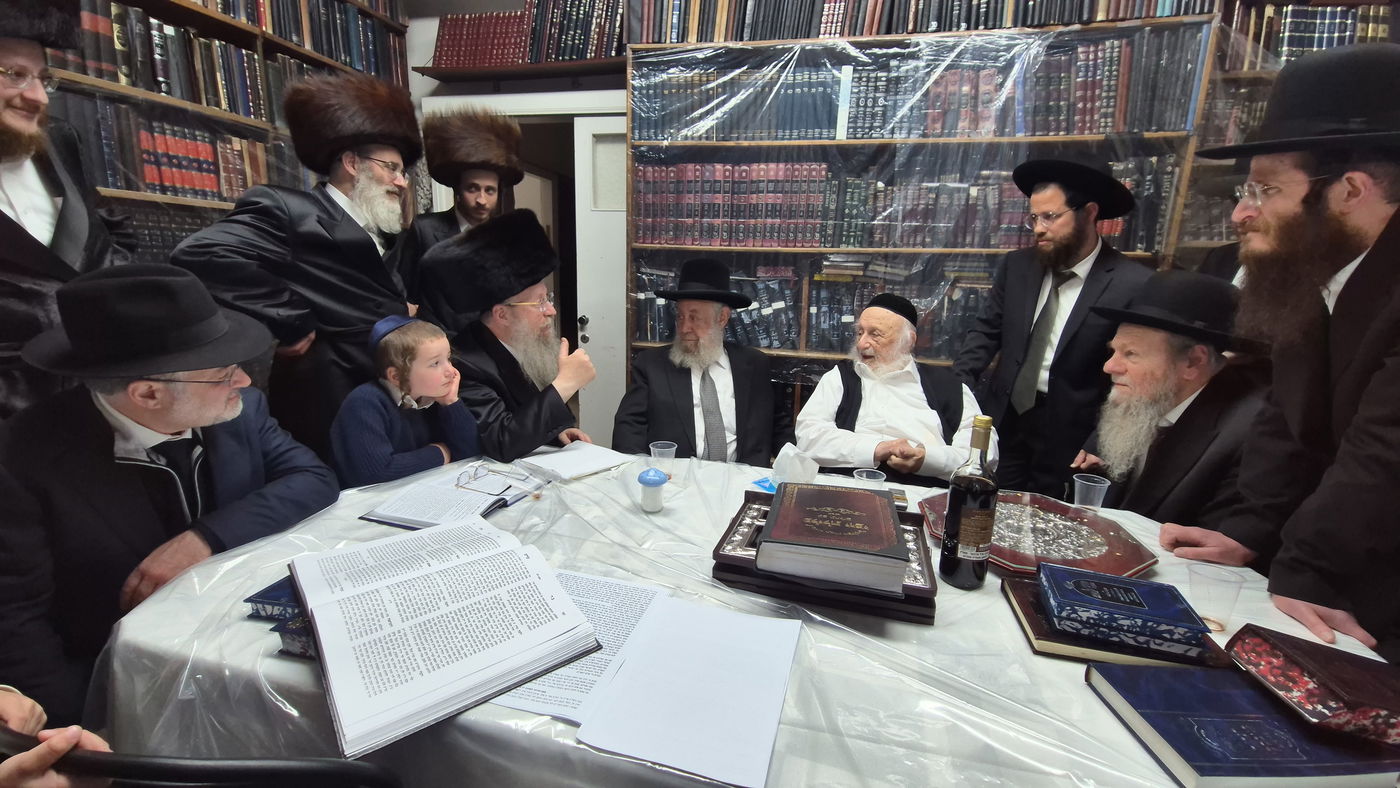 העלייה למעונו של ראש הישיבה הגרב"ד פוברסקי