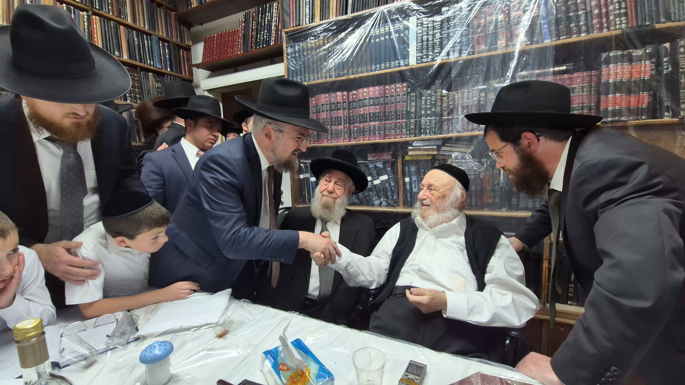 העלייה למעונו של ראש הישיבה הגרב"ד פוברסקי
