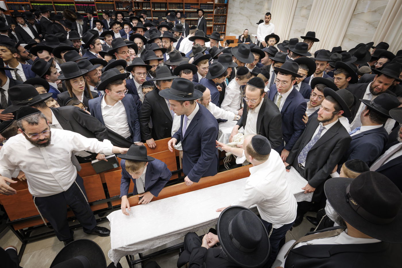 העלייה למעונו של ראש הישיבה הגרב"ד פוברסקי