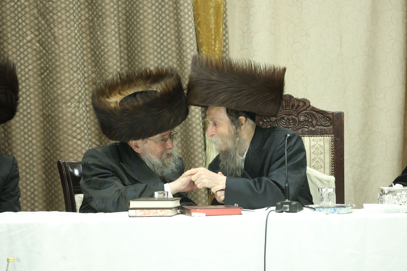 האדמו"ר מערלוי בטיש חוה"מ פסח