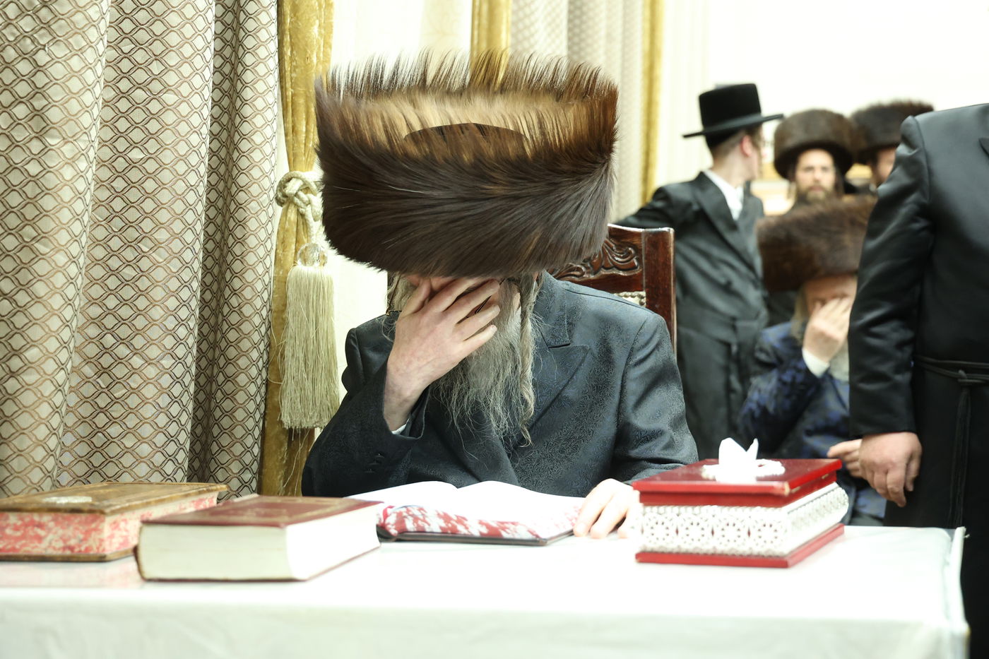 האדמו"ר מערלוי בטיש חוה"מ פסח