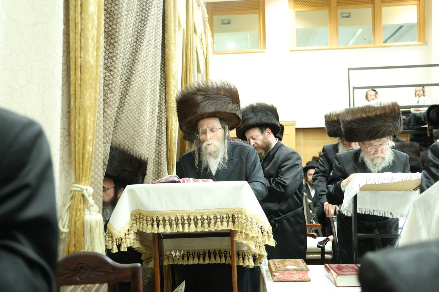 האדמו"ר מערלוי בטיש חוה"מ פסח