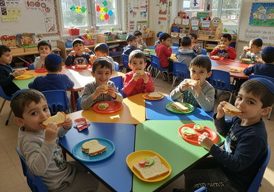 לעבוד עם ילדים בקרבת הבית, בתנאים גמישים וללא התחייבות לטווח ארוך